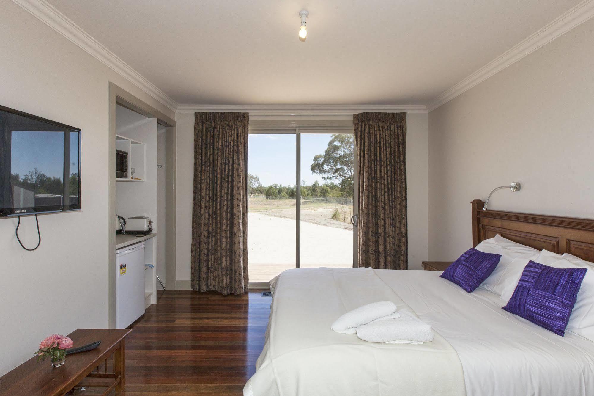 Aurora Cottages Bush Retreat Pomonal ภายนอก รูปภาพ