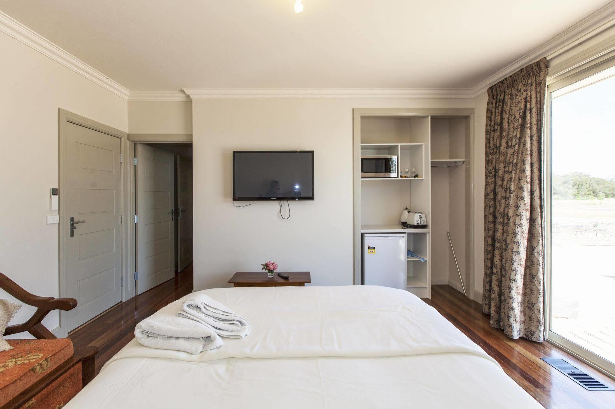 Aurora Cottages Bush Retreat Pomonal ภายนอก รูปภาพ